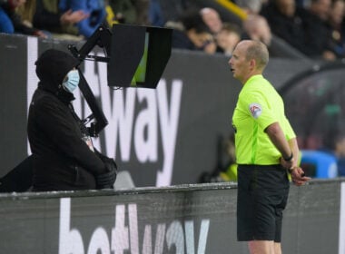 Mike Dean VAR
